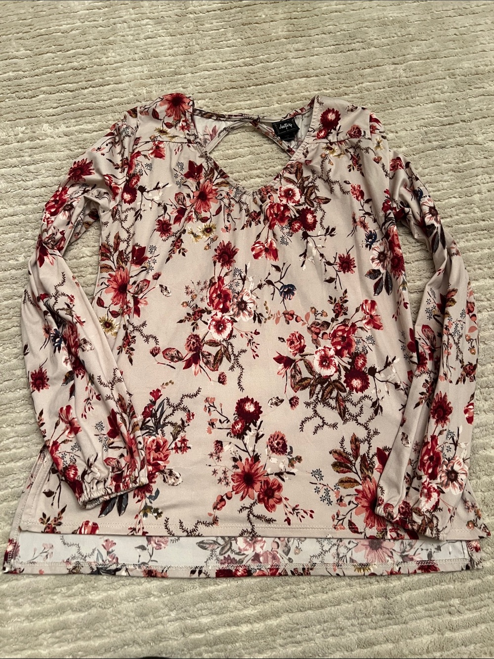 Daytrip Dusty Pink Floral Long-Sleeve Keyhole Top